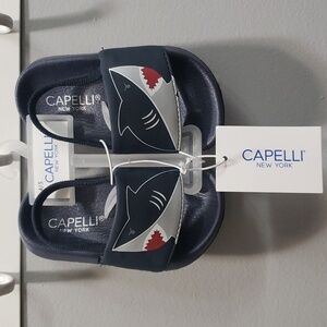 Capelli New York NWT Boys Shark Design Sandals, 4/5